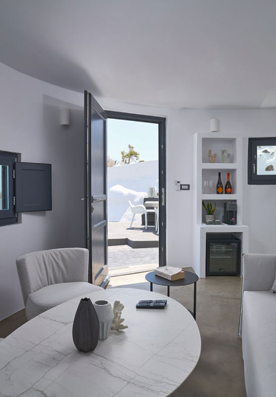 Topos Windmill Villas & Suites Santorini