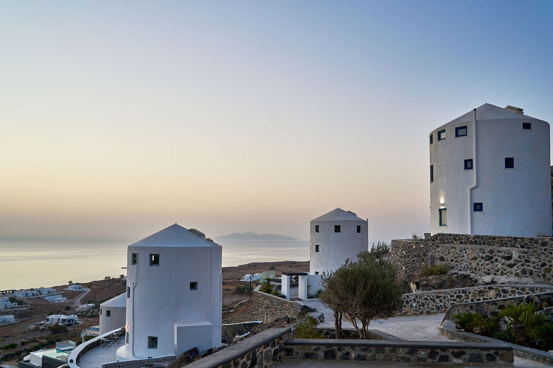 Topos Exclusive Villas & Suites | Santorini, Mykonos, Athens