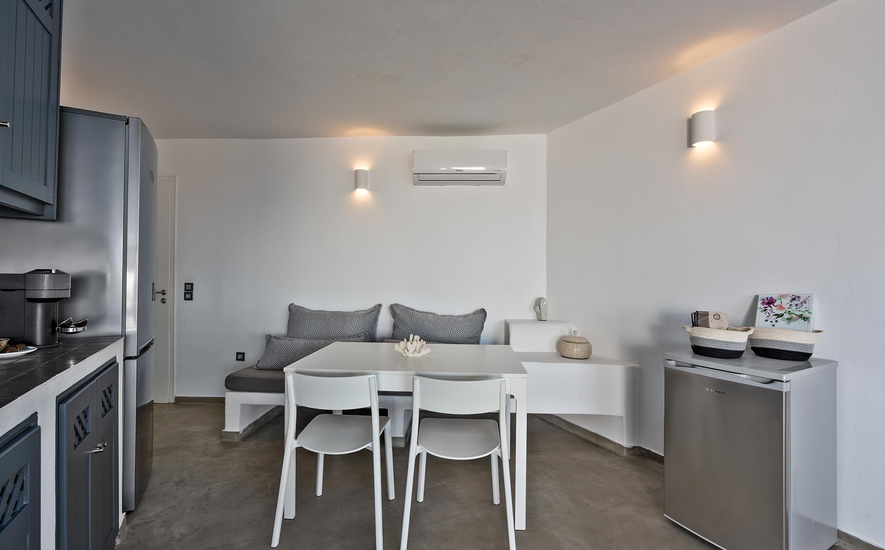 Topos Exclusive Villas & Suites | Santorini, Mykonos