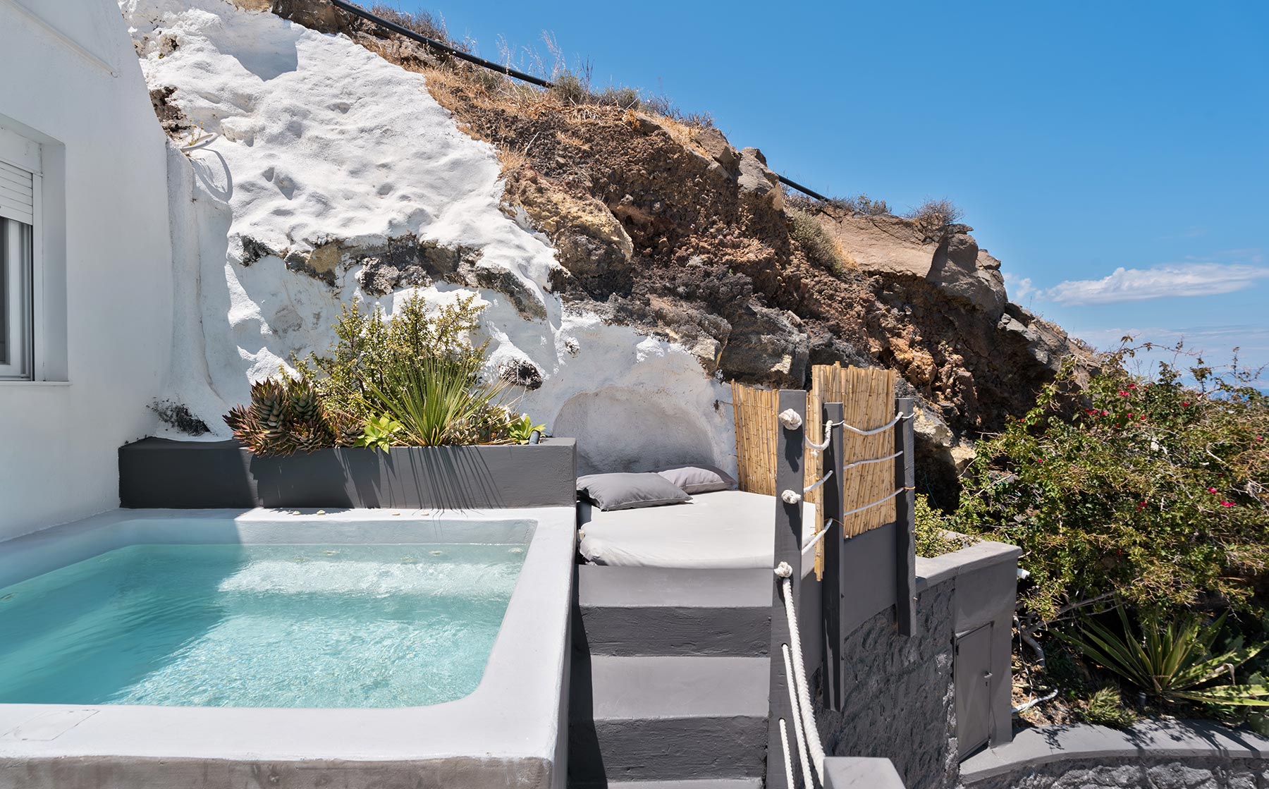Topos Exclusive Villas & Suites | Santorini, Mykonos