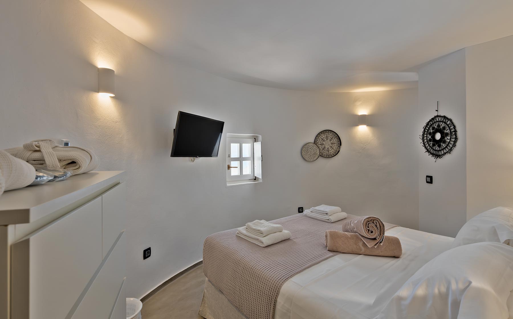 Topos Exclusive Villas & Suites | Santorini, Mykonos