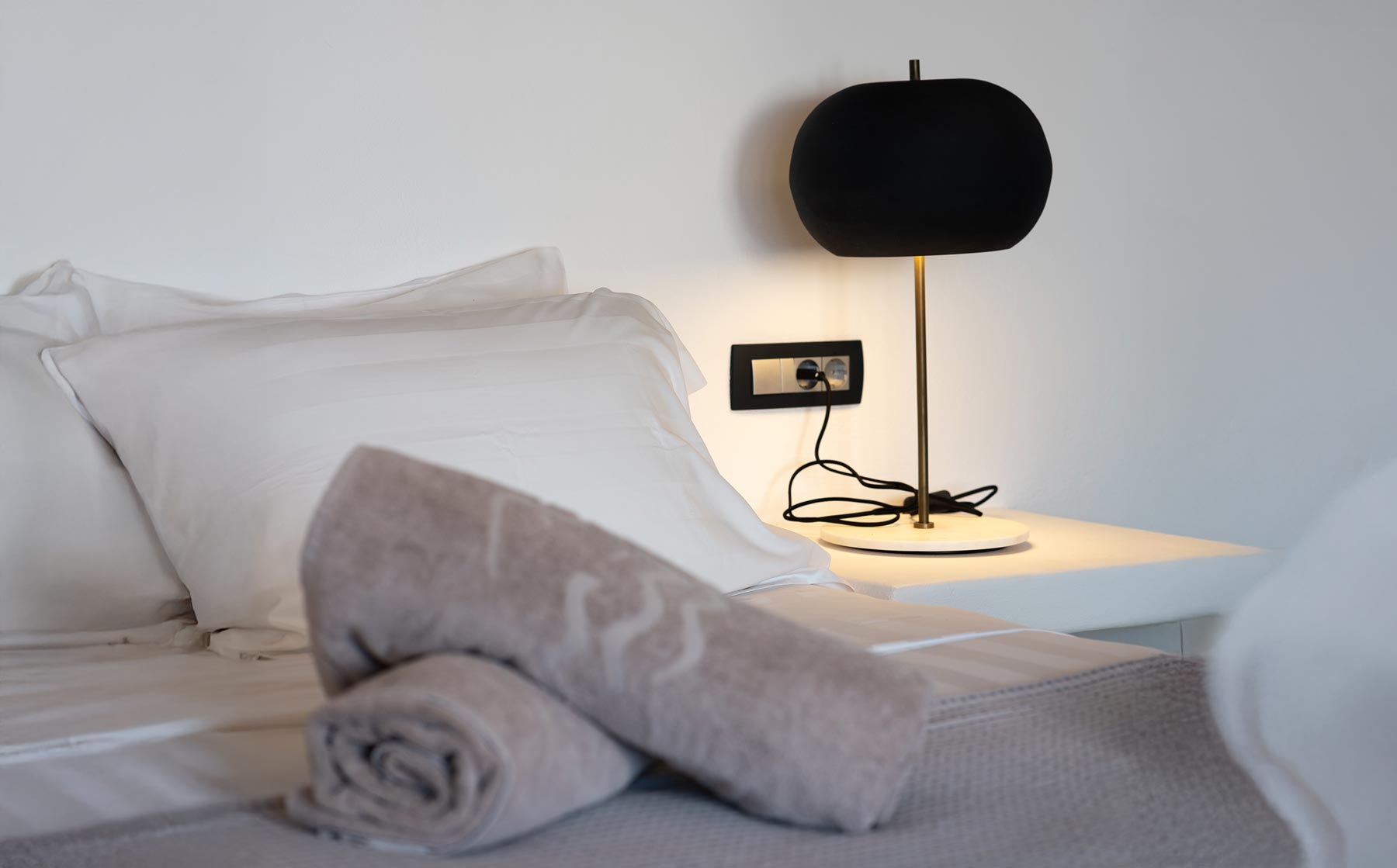 Topos Exclusive Villas & Suites | Santorini, Mykonos